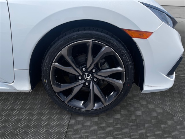 Vehicle image 35 of 43