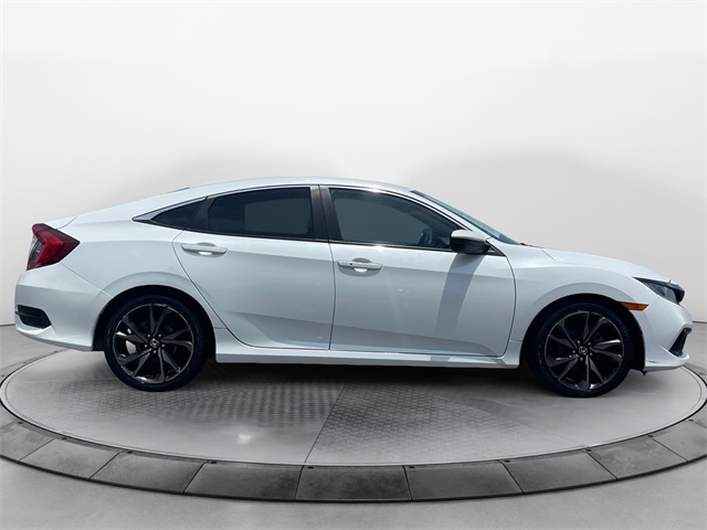Vehicle image 4 of 43