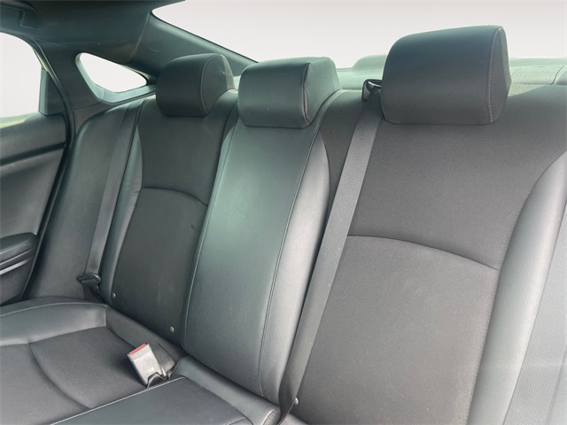 Vehicle image 13 of 43