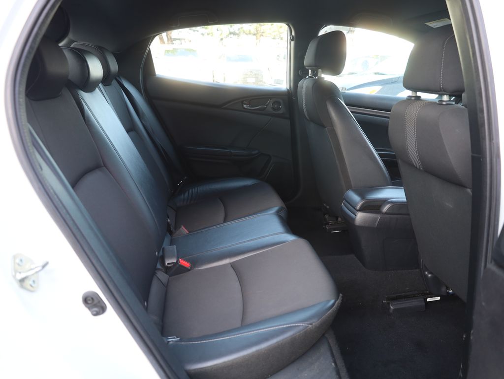 Vehicle image 27 of 46