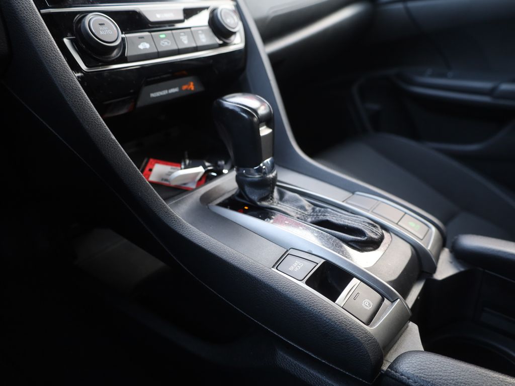 Vehicle image 33 of 46