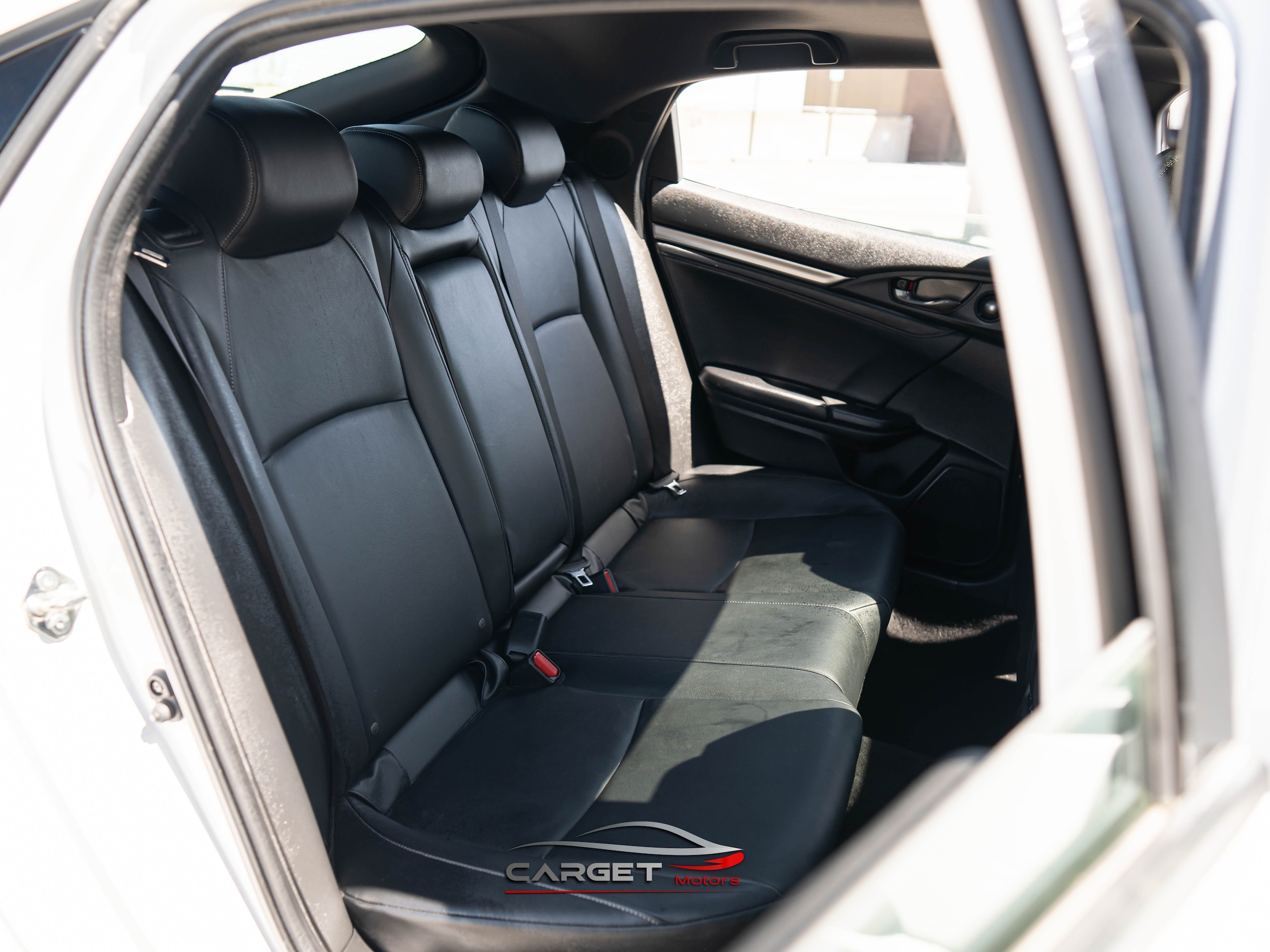 Vehicle image 18 of 48