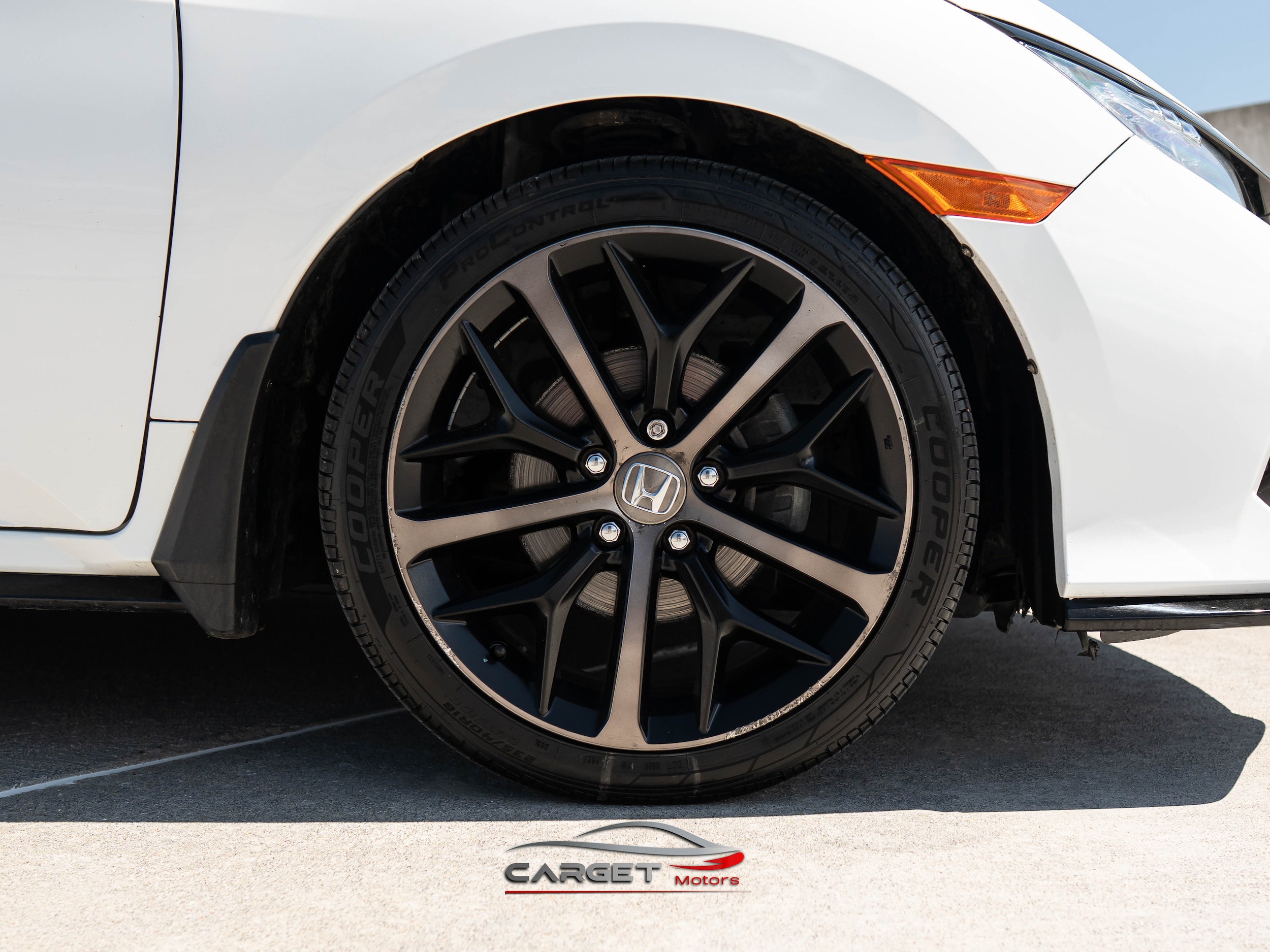 Vehicle image 10 of 48