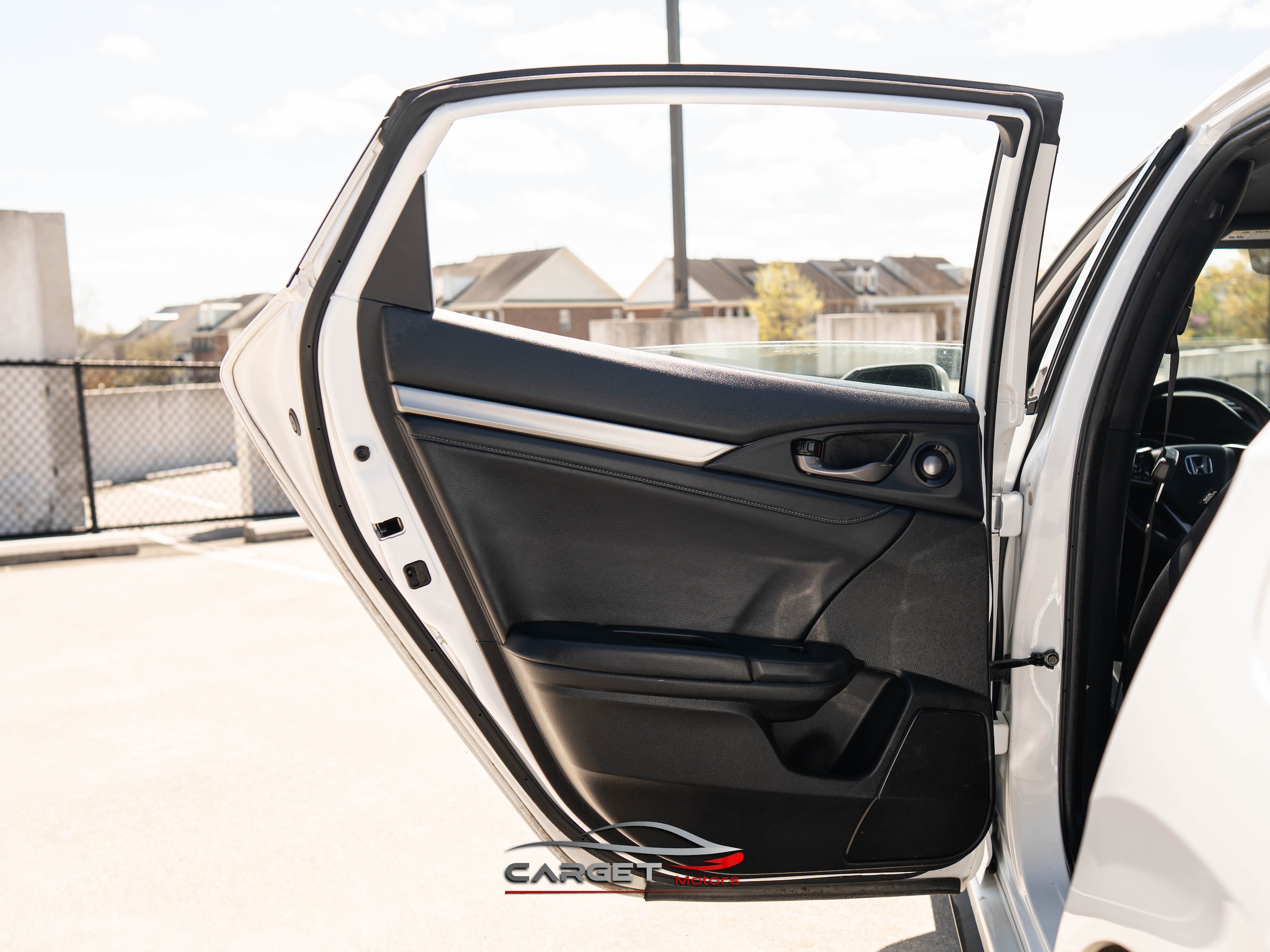 Vehicle image 40 of 48