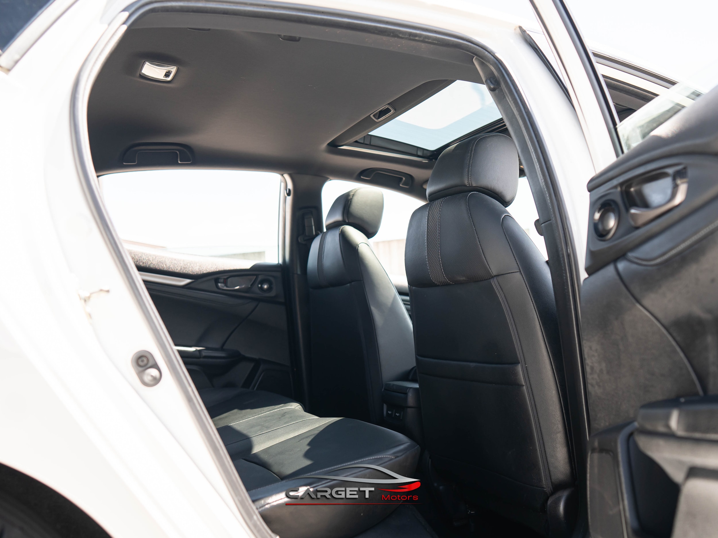 Vehicle image 19 of 48