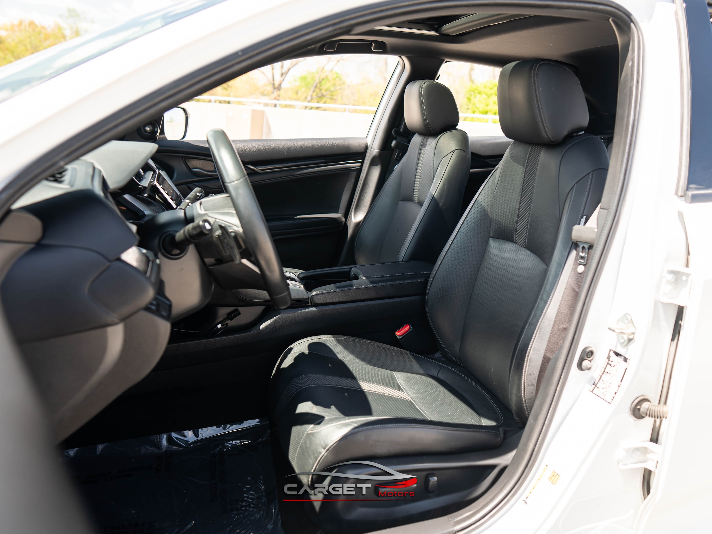 Vehicle image 16 of 48