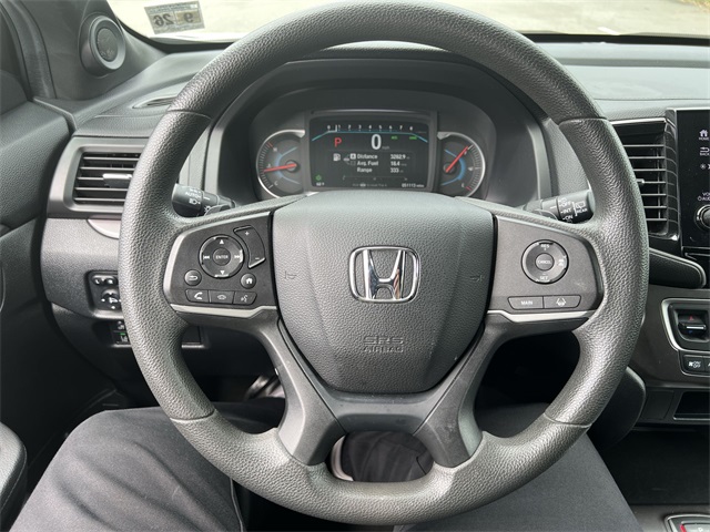 Vehicle image 16 of 24