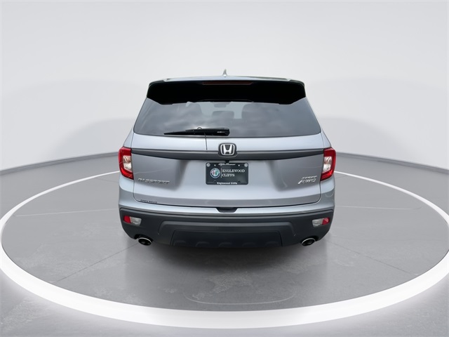 Vehicle image 8 of 24