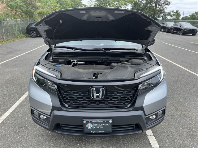 Vehicle image 3 of 24