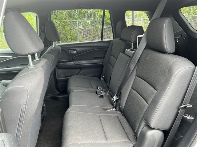 Vehicle image 13 of 24