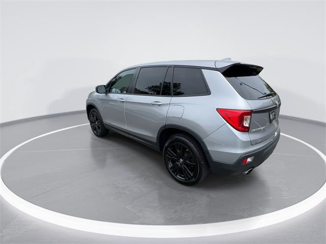 Vehicle image 9 of 24
