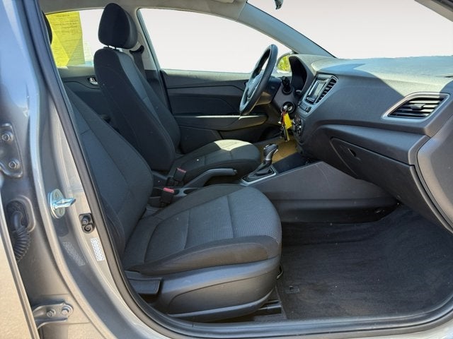 Vehicle image 16 of 31