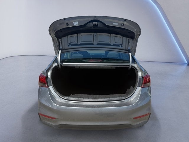 Vehicle image 14 of 31