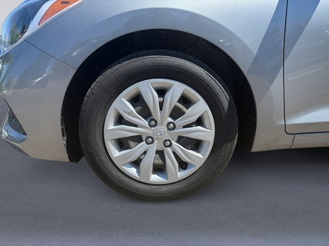 Vehicle image 13 of 31