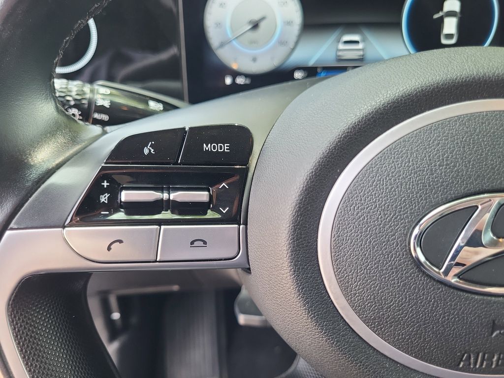 Vehicle image 16 of 30
