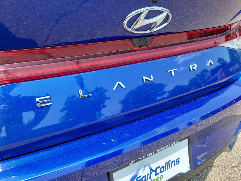 Vehicle image 8 of 30