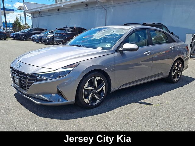 2021 Hyundai Elantra Limited Image 1 of 31