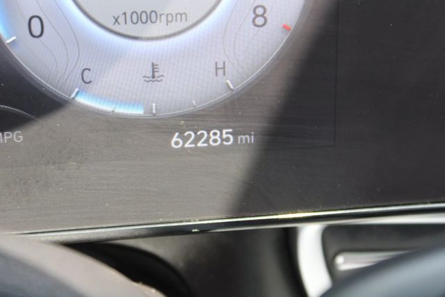 Vehicle image 18 of 39
