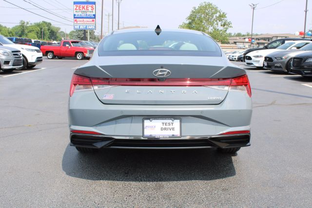 Vehicle image 5 of 39