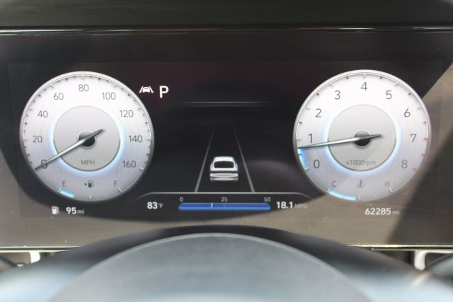 Vehicle image 17 of 39
