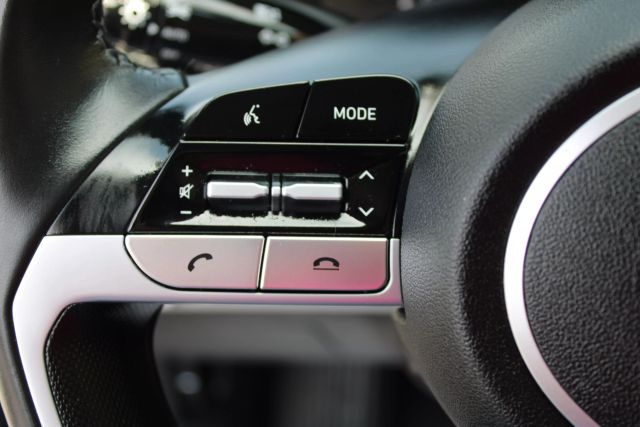 Vehicle image 27 of 39