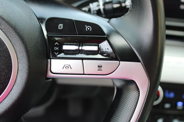 Vehicle image 29 of 39