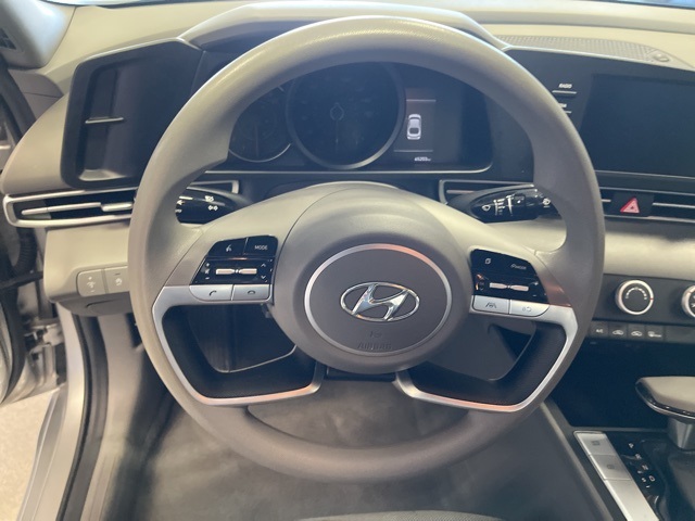 Vehicle image 26 of 39