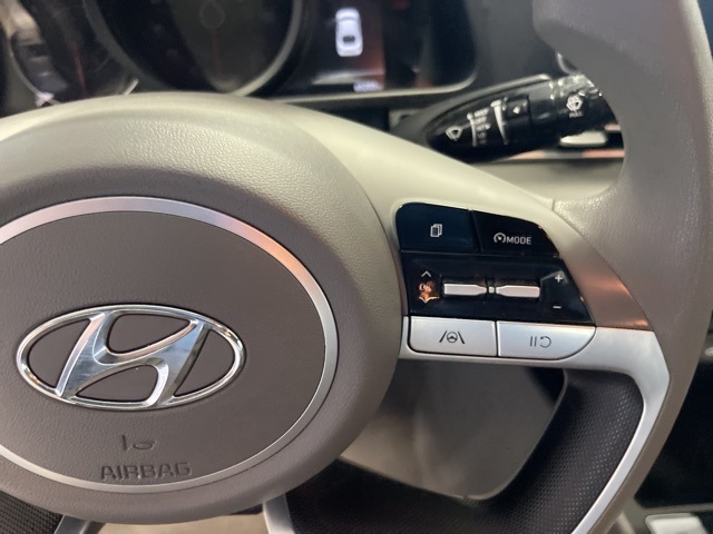 Vehicle image 28 of 39