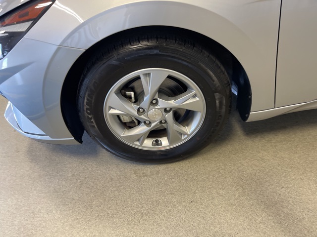Vehicle image 10 of 39
