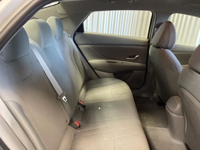 Vehicle image 18 of 39