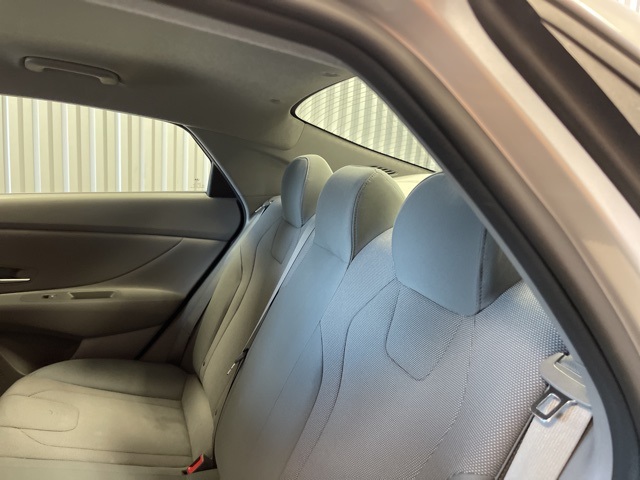 Vehicle image 19 of 39