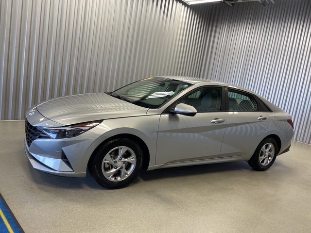 Vehicle image 2 of 39