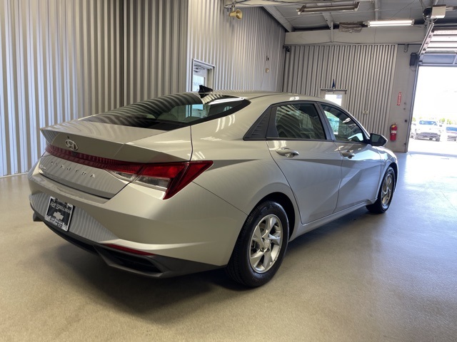 Vehicle image 6 of 39