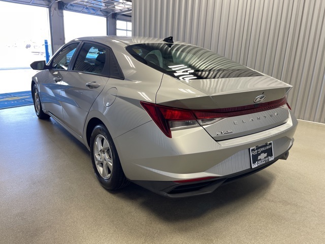 Vehicle image 9 of 39