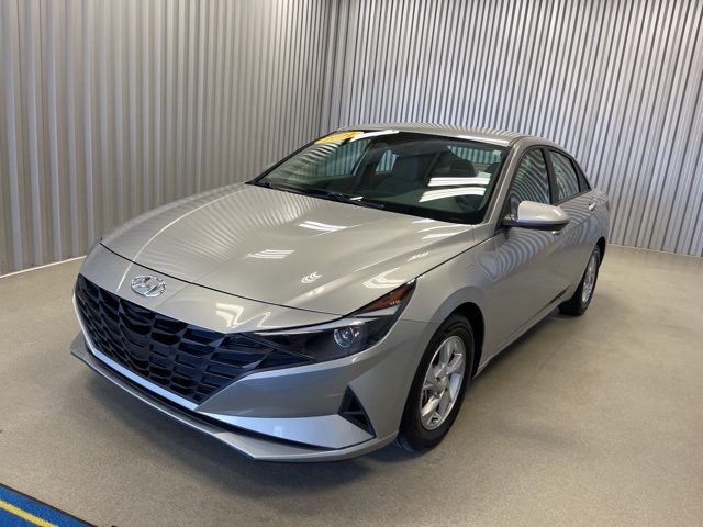 Vehicle image 3 of 39