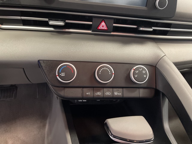 Vehicle image 33 of 39