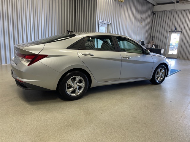Vehicle image 7 of 39