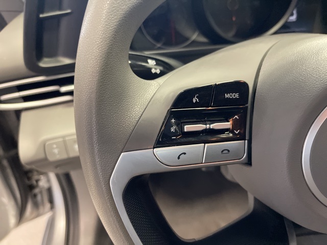 Vehicle image 27 of 39