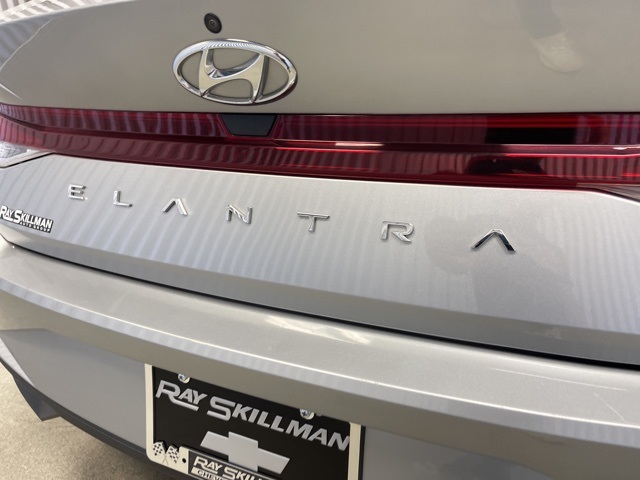 Vehicle image 12 of 39