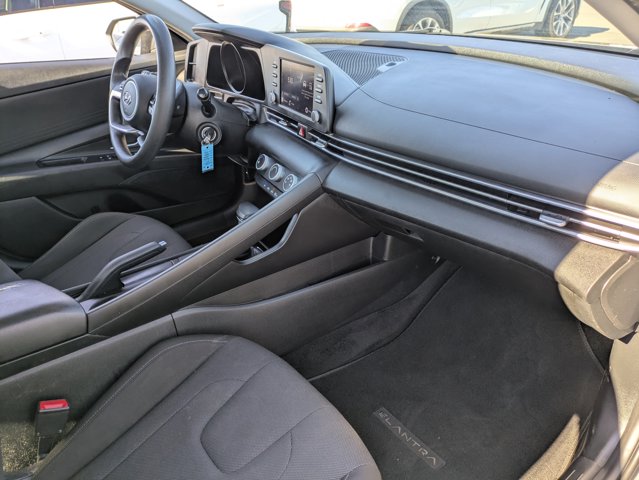 2021 Hyundai Elantra SE Image 15 of 31