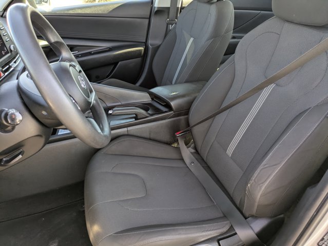 2021 Hyundai Elantra SE Image 11 of 31