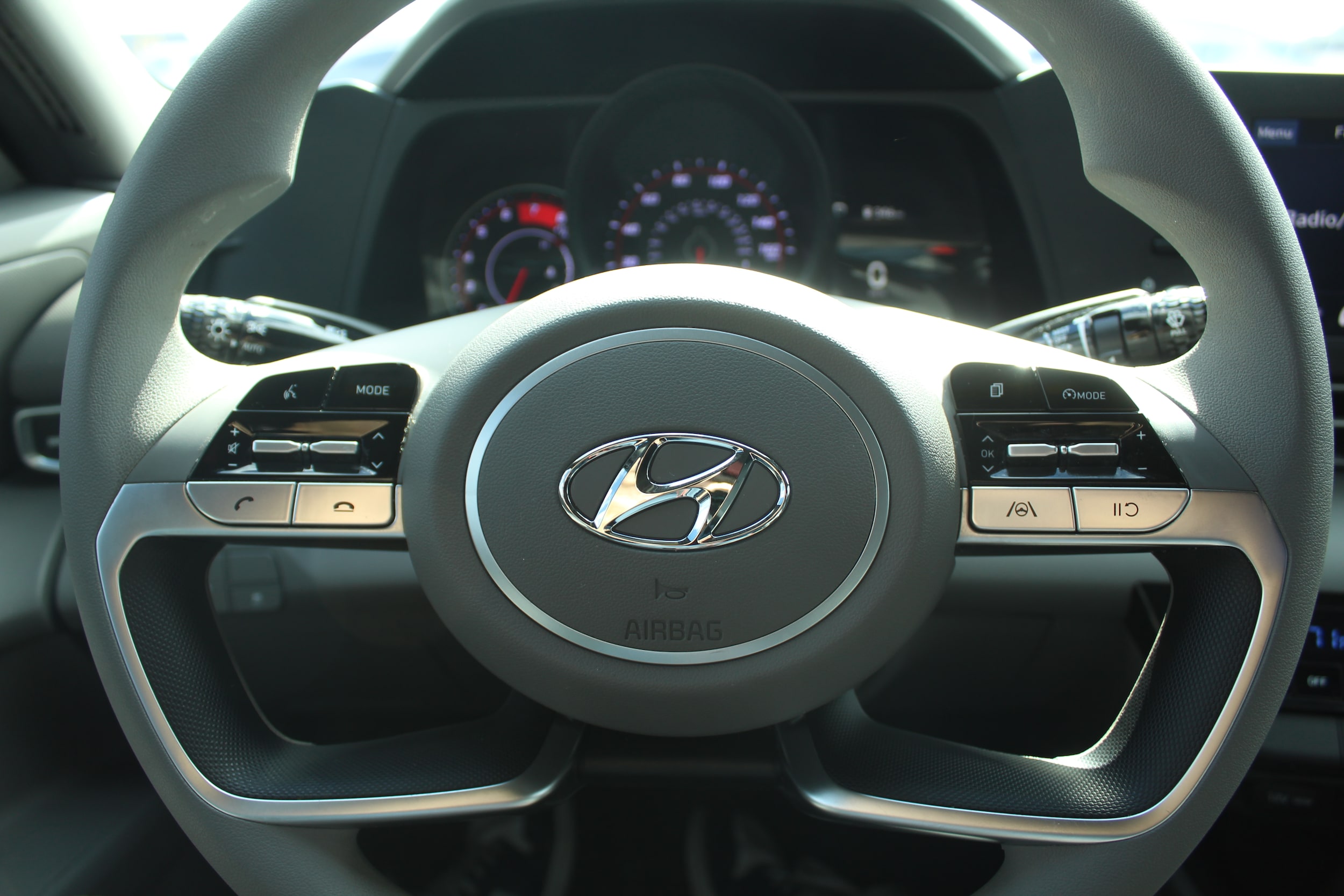 2021 Hyundai Elantra SEL Image 11 of 21