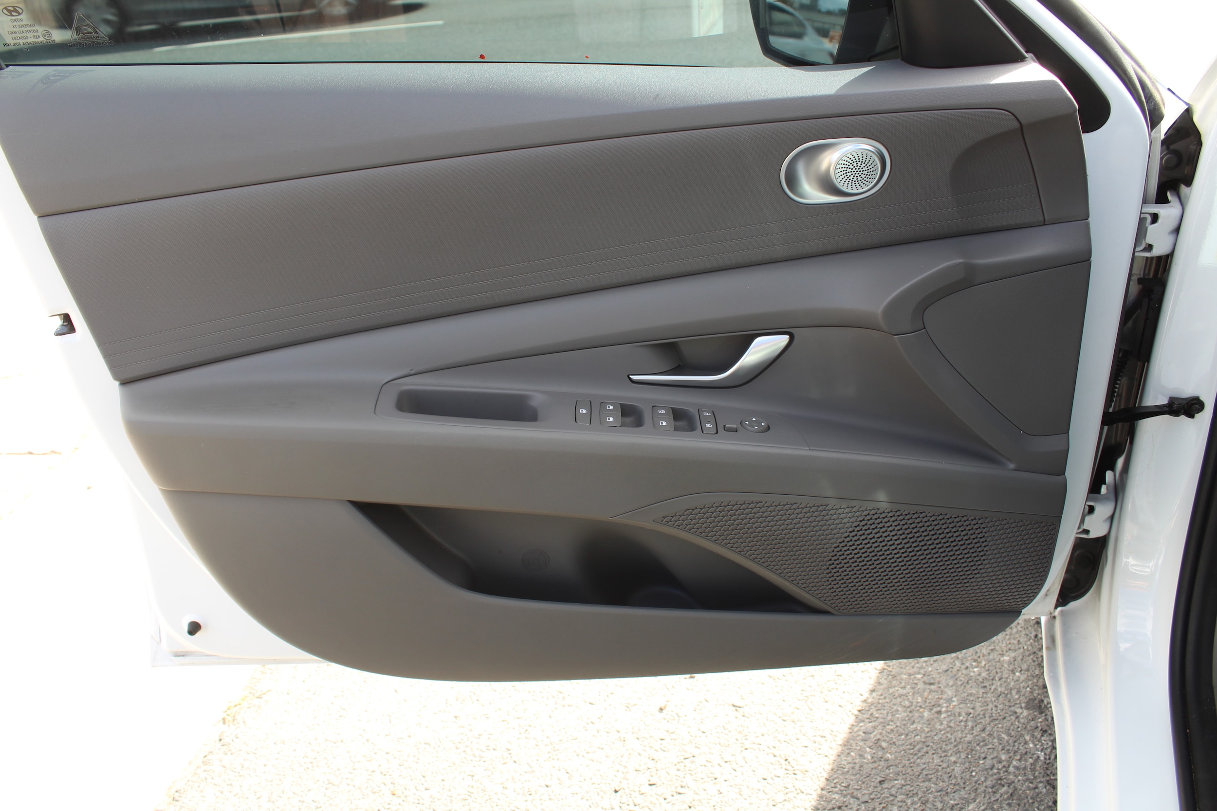 2021 Hyundai Elantra SEL Image 16 of 21