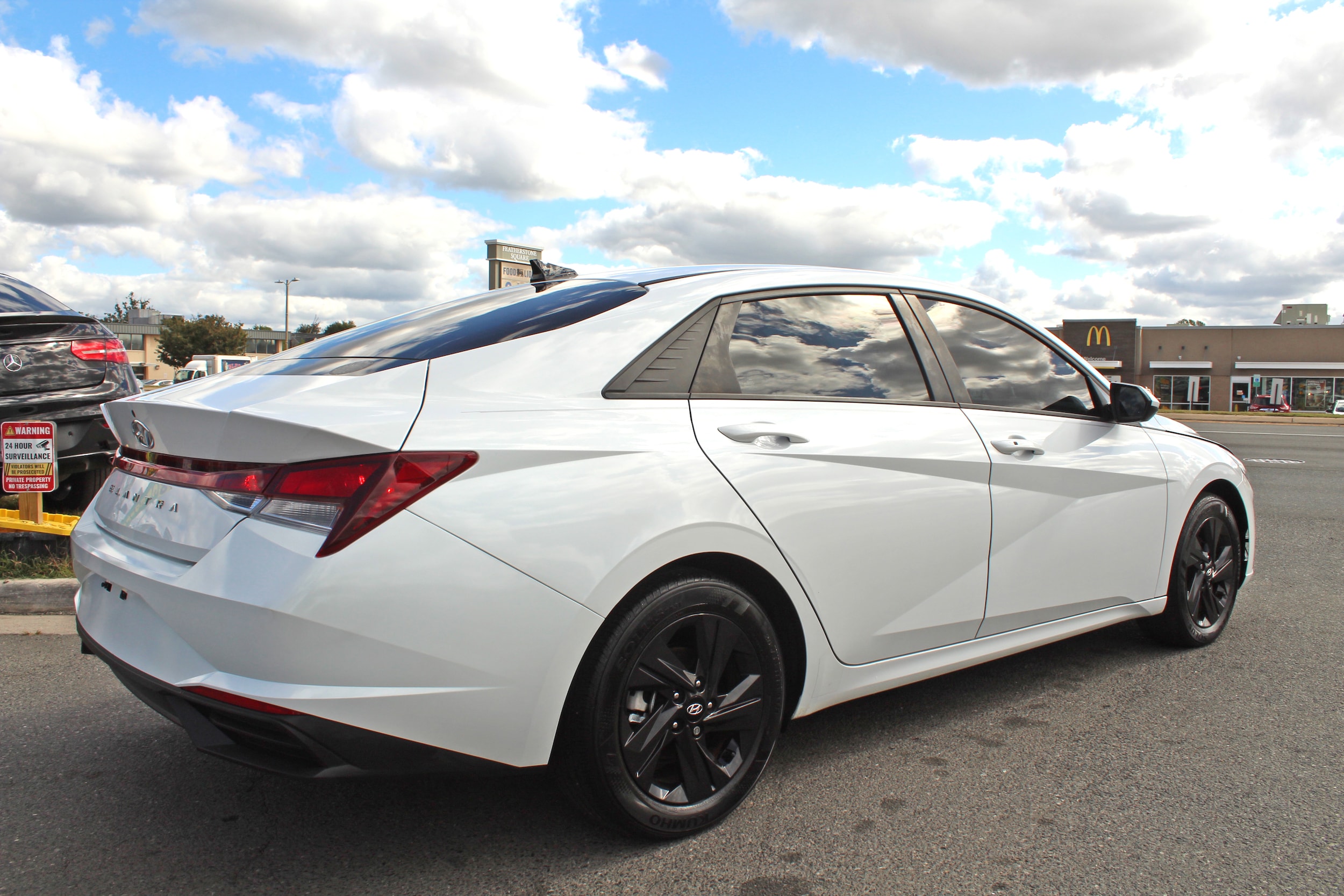 2021 Hyundai Elantra SEL Image 4 of 21