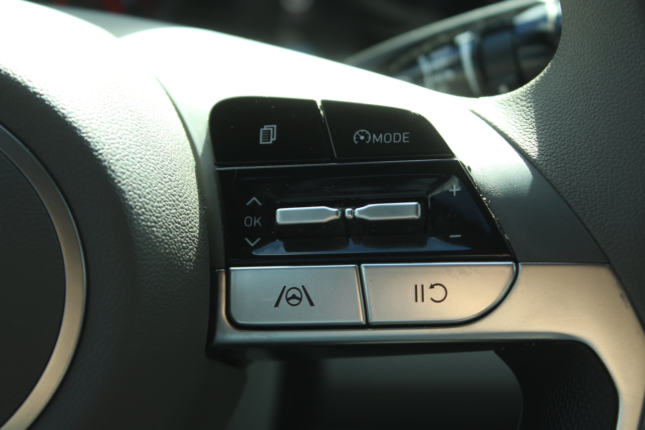 2021 Hyundai Elantra SEL Image 17 of 21