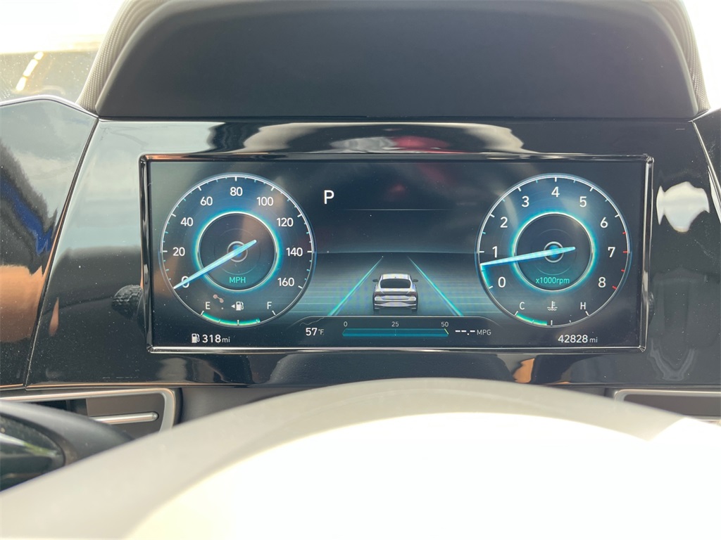 Vehicle image 21 of 37