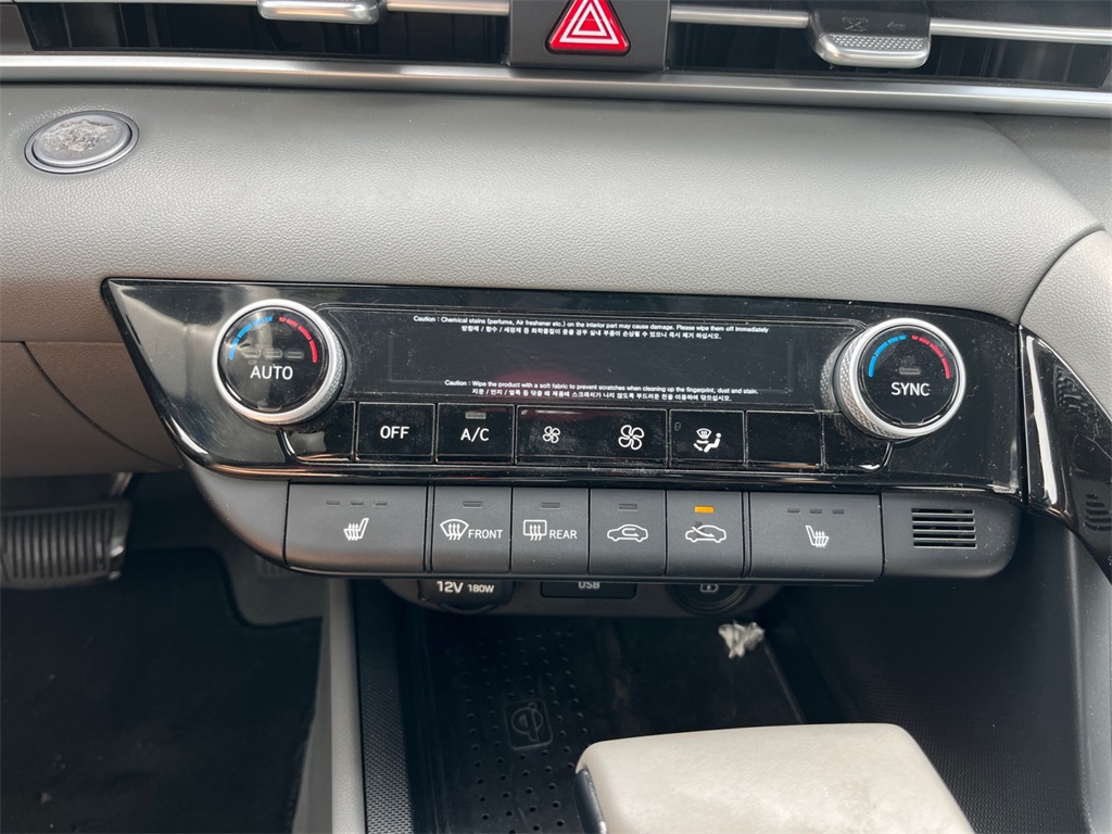 Vehicle image 25 of 37