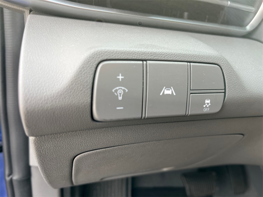 Vehicle image 20 of 37