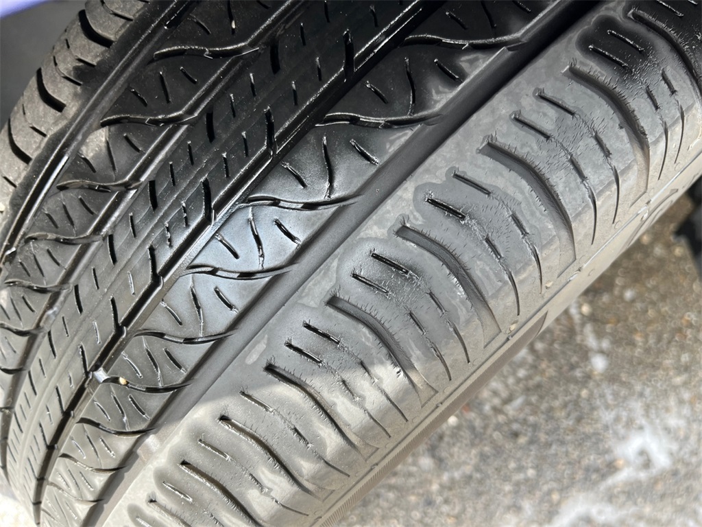 Vehicle image 31 of 37