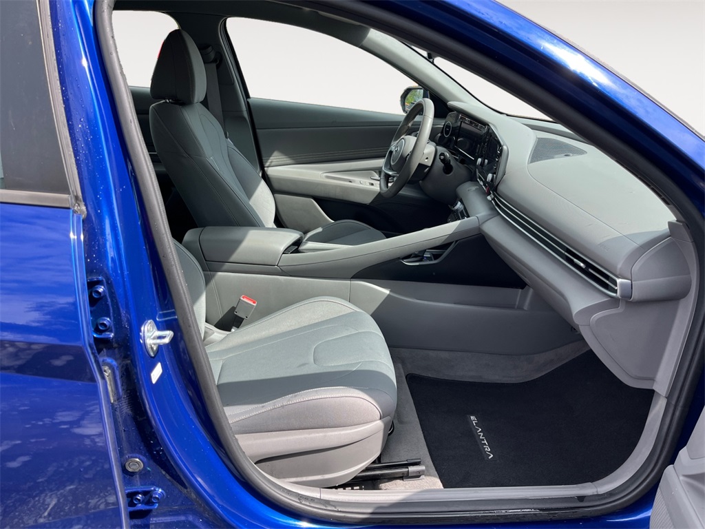 Vehicle image 15 of 37